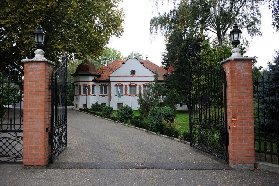 Kastélyszálló Mátészalka Exterior foto